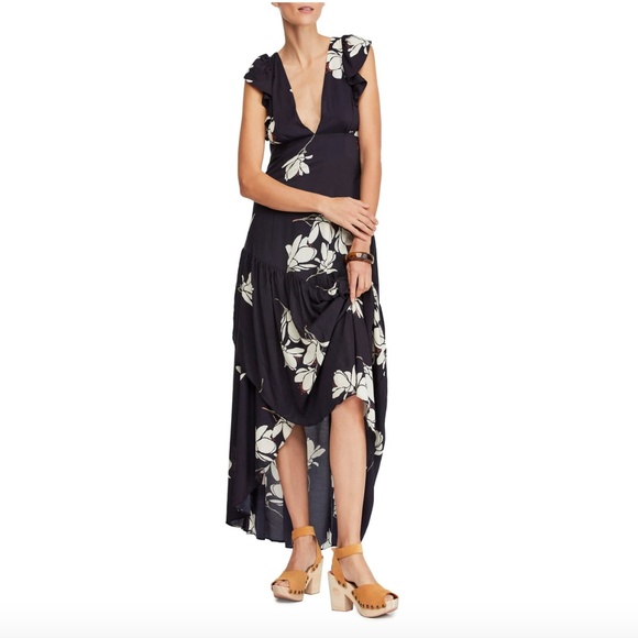 Free People Dresses & Skirts - 🚨MOVING SALE 🚨FP She's a Waterfall Maxi Dress